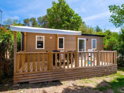 camping-klenovica-mobilehome-comfort-for-six-exterior-frontview