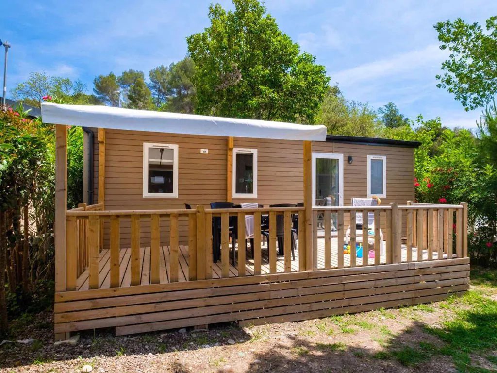 camping-klenovica-mobilehome-comfort-for-six-exterior-frontview