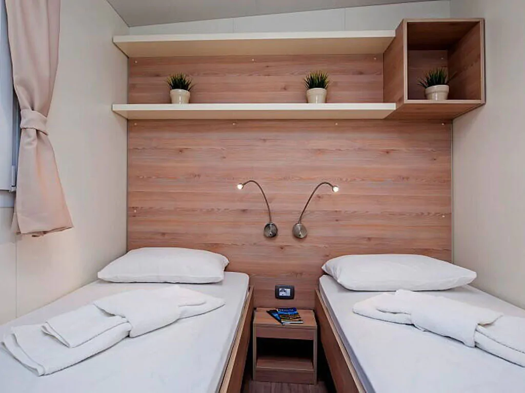 camping-puntica-mobilehome-comfort-for-six-interior-bedroom-singlebeds