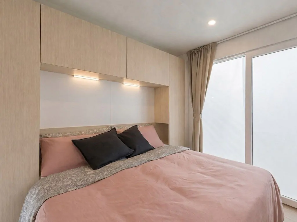 delta-open-air-resort-mobile-home-family-comfort-premium-interior-bedroom