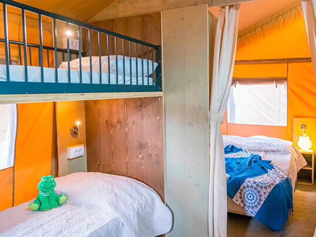 camping-polari-glamping-tent-superior-interior-bedrooms