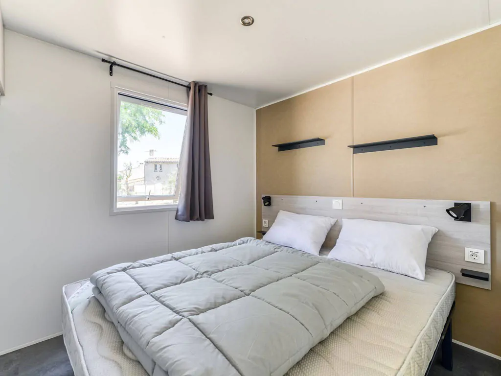 zaton-holiday-resort-mobilehome-premium-for-six-interior-bedroom